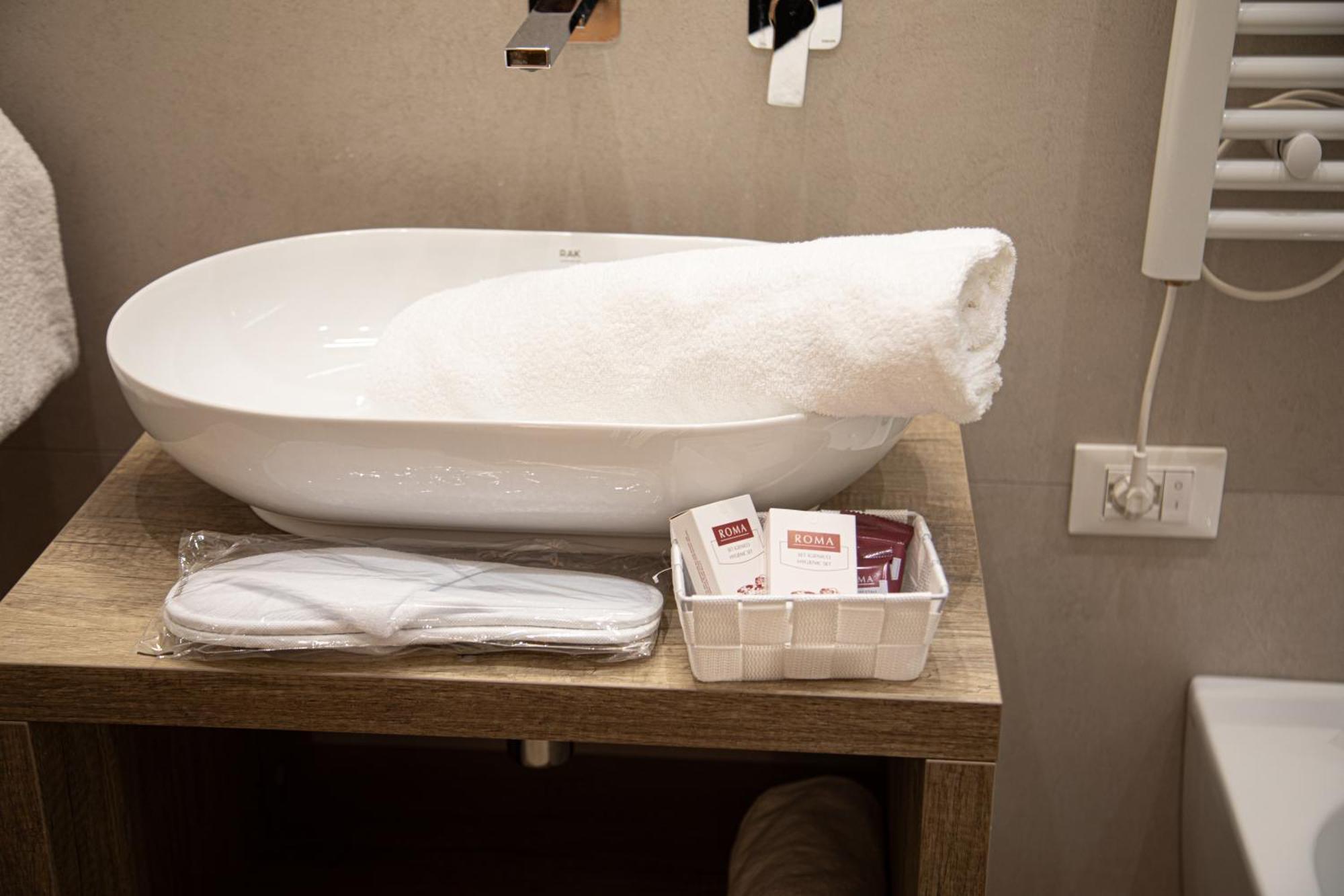 Roxy Luxury House Rom